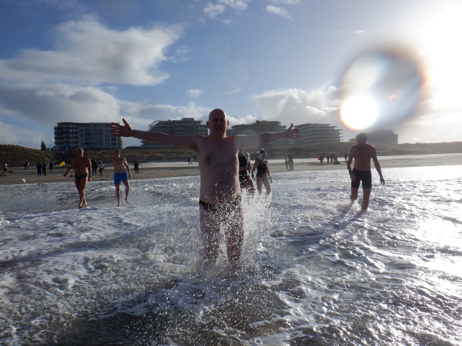 Nieuwjaarsduik Kijkduin 2024