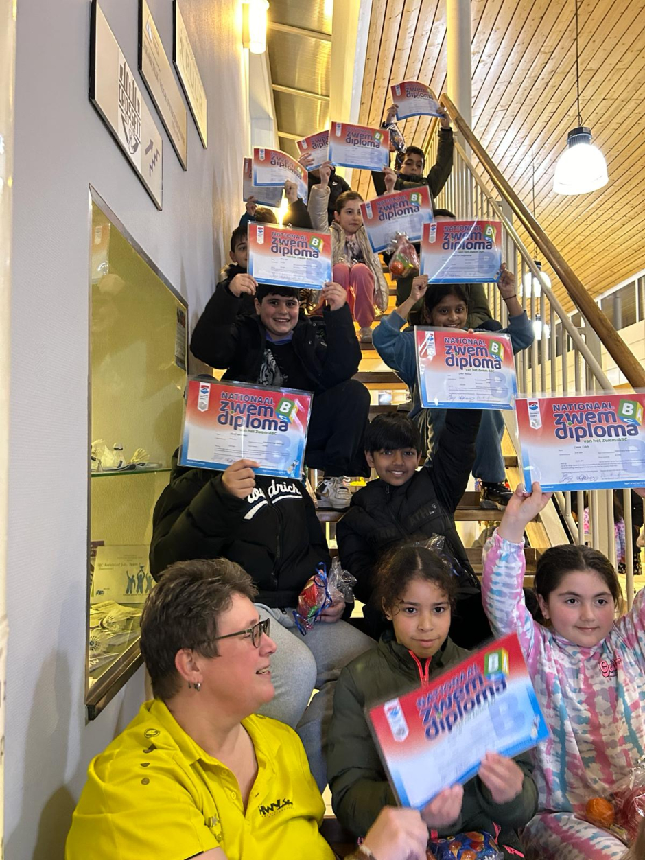 Trotse B Diploma zwemmers 22 maart 2024