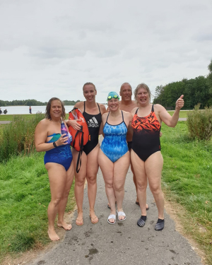Heerlijk zwemmen bij de Zevenhuizerplas