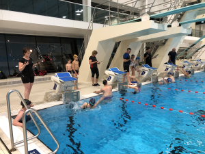 Klaar voor de start... Oefenwedstrijd voor officials